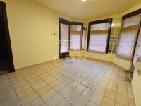 Baja Üzlethelyiség