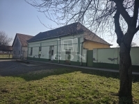 Kunbaja Üzlethelyiség