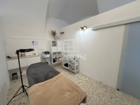 Vác Üzlethelyiség