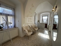 Vác Üzlethelyiség